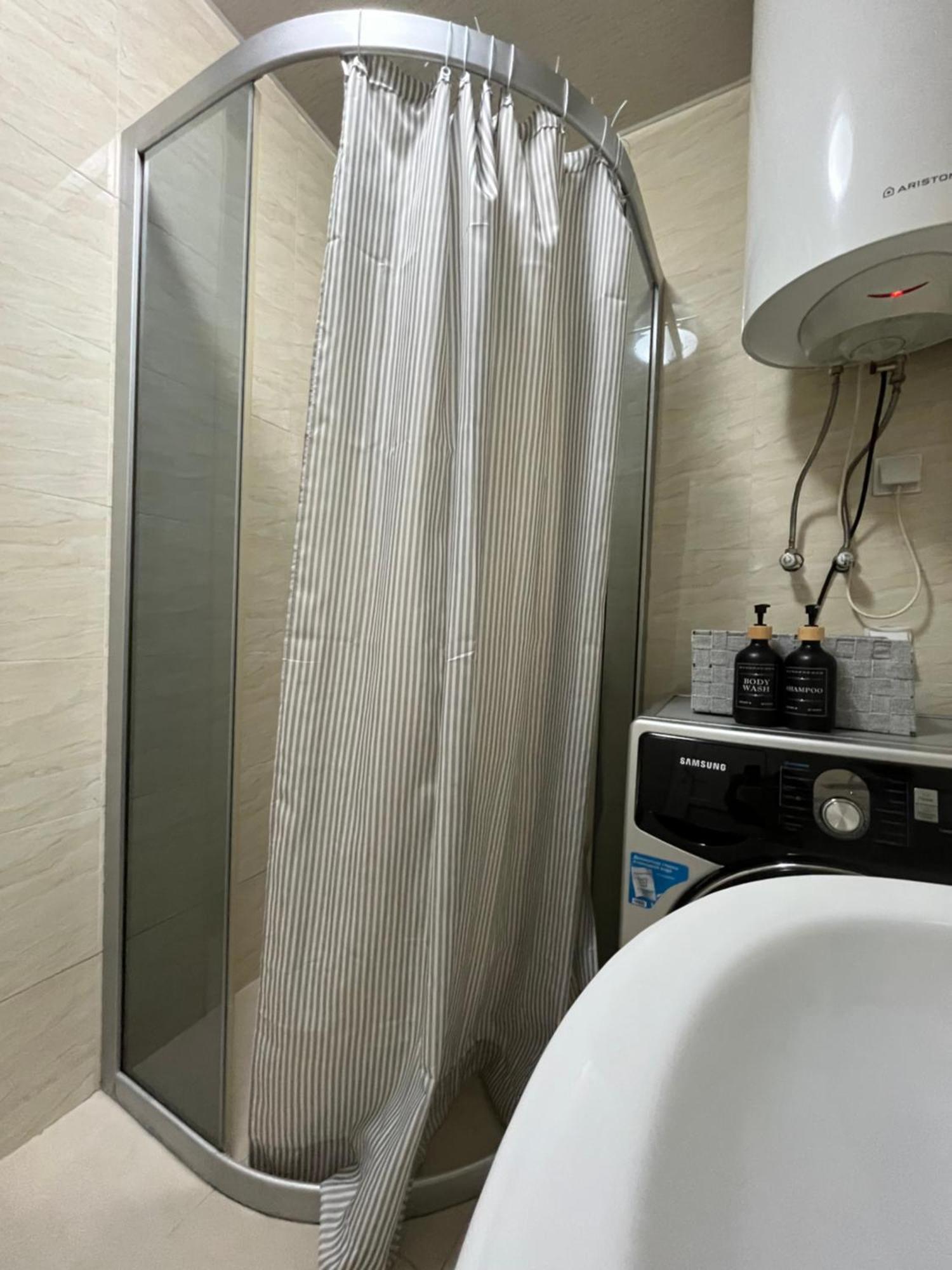 Sea Towers Lux 17-05 Apartment Батуми Екстериор снимка