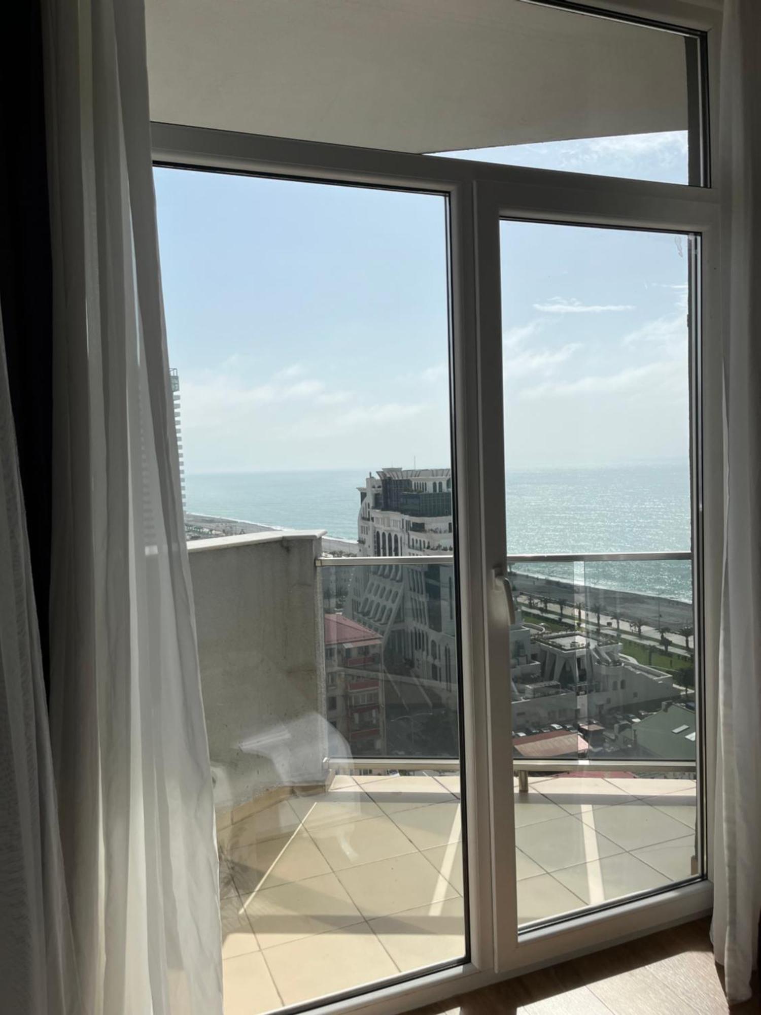 Sea Towers Lux 17-05 Apartment Батуми Екстериор снимка