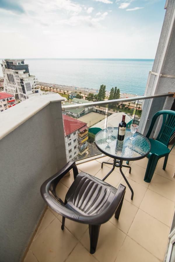 Sea Towers Lux 17-05 Apartment Батуми Екстериор снимка