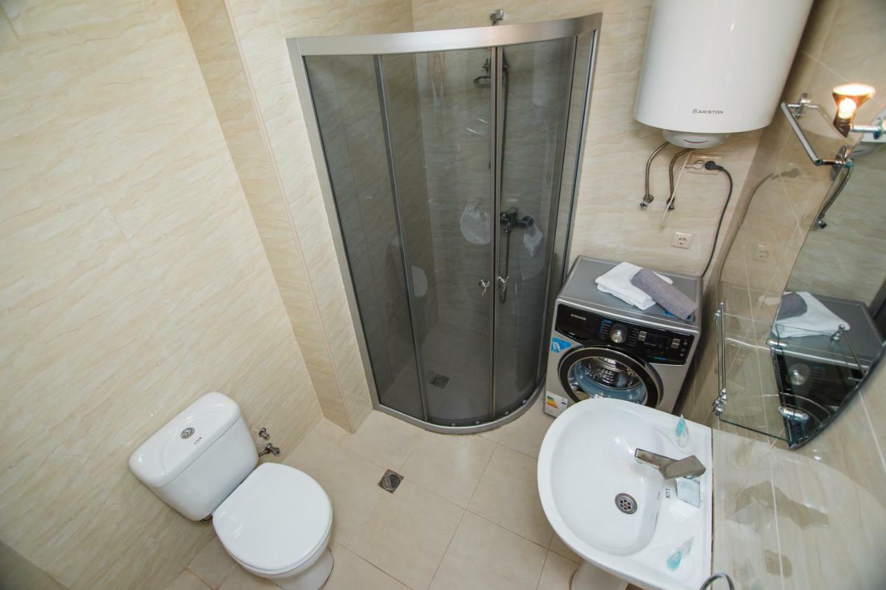 Sea Towers Lux 17-05 Apartment Батуми Екстериор снимка